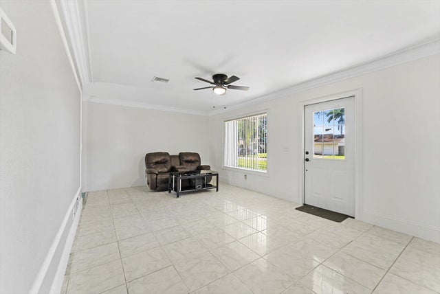 4 of 32 - 4561 Vespasian Court, Lake Worth, FL