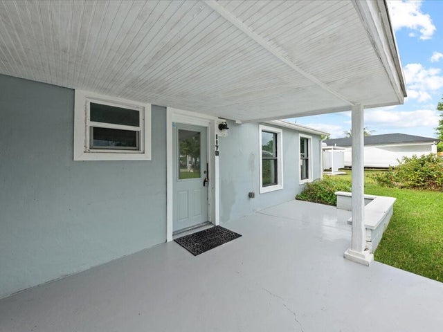 4 of 27 - 1170 Highview Rd, Lake Worth, FL