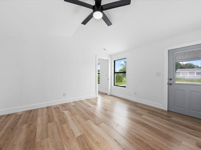 5 of 27 - 1170 Highview Rd, Lake Worth, FL