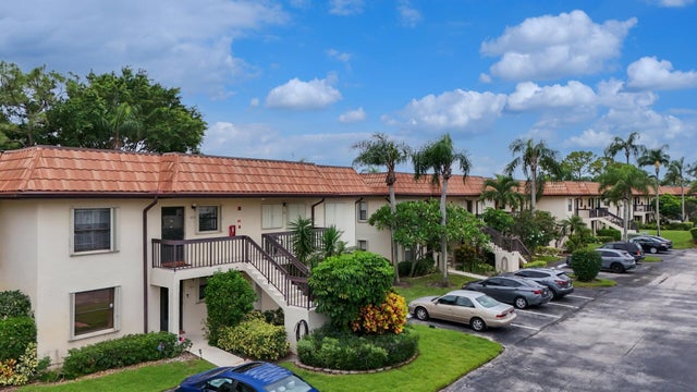 2 of 18 - 7118 Golf Colony Court #205, Lake Worth, FL