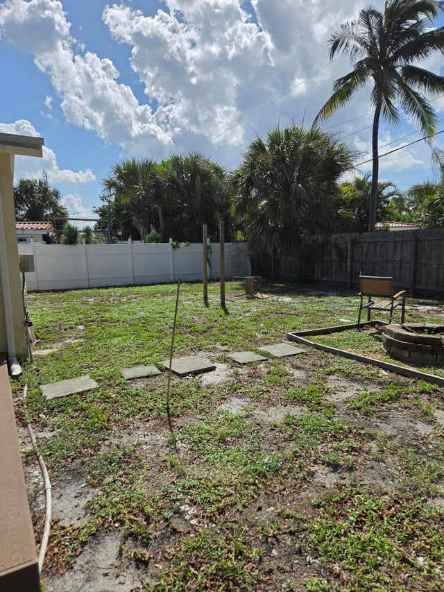 4 of 14 - 2199 Ne 5th Avenue, Boca Raton, FL