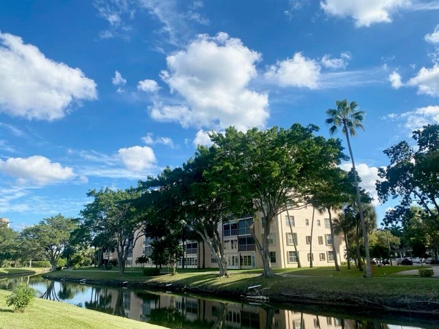 1 of 32 - 14527 Bonaire Boulevard #203, Delray Beach, FL