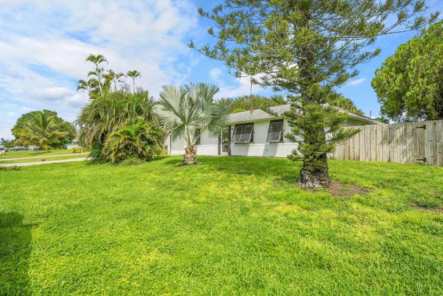 4 of 37 - 401 Sw Aster Road, Port Saint Lucie, FL