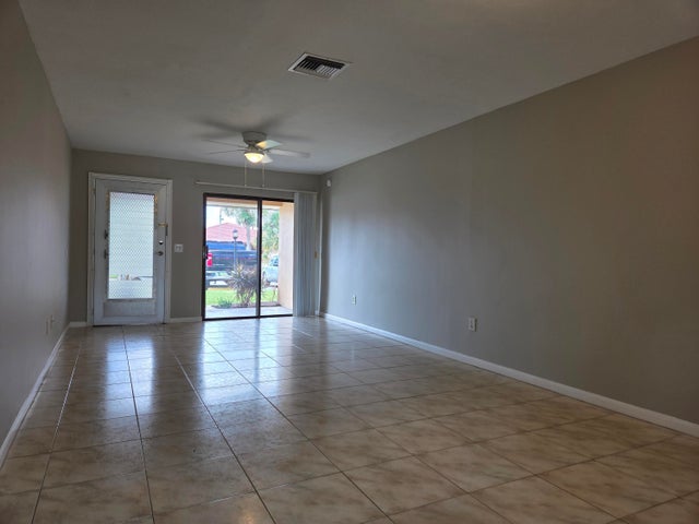 3 of 27 - 5957 Forest Hill Boulevard #4, West Palm Beach, FL