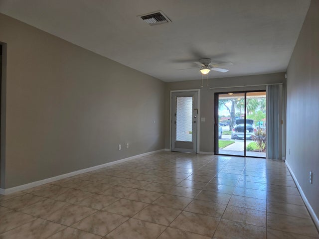 5 of 27 - 5957 Forest Hill Boulevard #4, West Palm Beach, FL