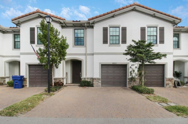 2 of 24 - 1010 Willow Place, Riviera Beach, FL