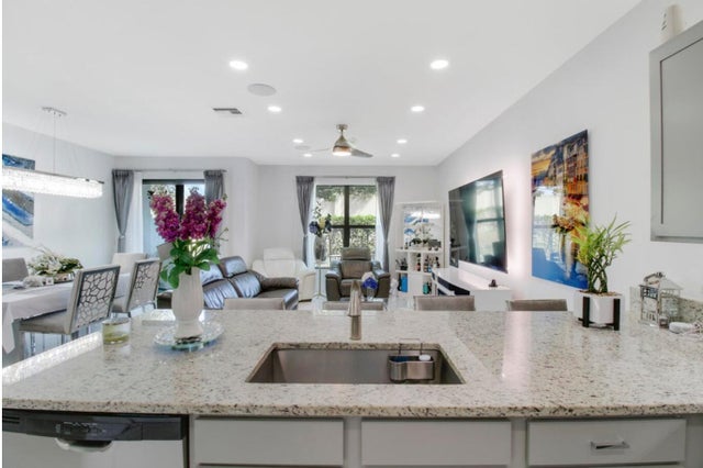 3 of 24 - 1010 Willow Place, Riviera Beach, FL