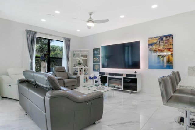 5 of 24 - 1010 Willow Place, Riviera Beach, FL