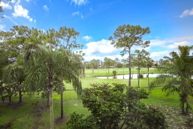 3 of 38 - 3810 Via Poinciana #404, Lake Worth, FL