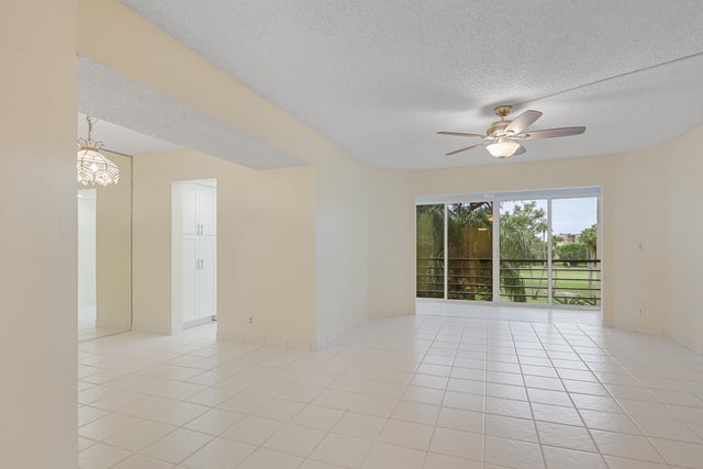 5 of 38 - 3810 Via Poinciana #404, Lake Worth, FL