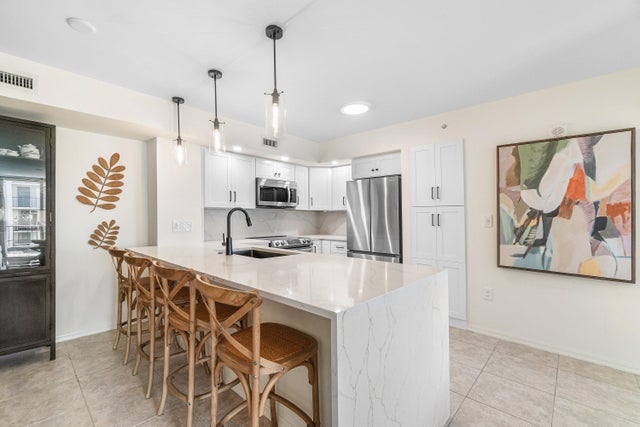 4 of 25 - 1801 N Flagler Drive #729, West Palm Beach, FL
