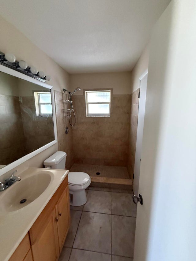 4 of 7 - 1904 Sw Golf Lane, Boynton Beach, FL