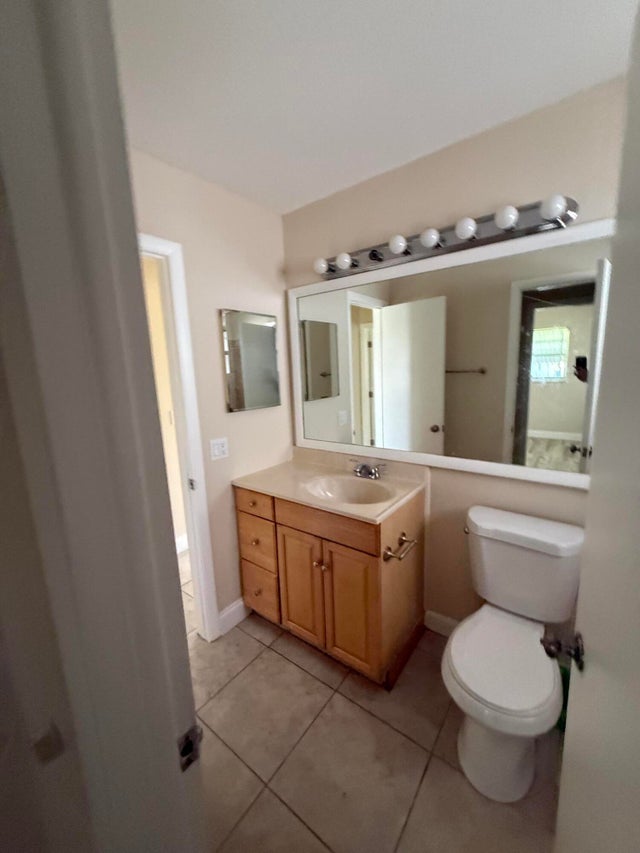 5 of 7 - 1904 Sw Golf Lane, Boynton Beach, FL
