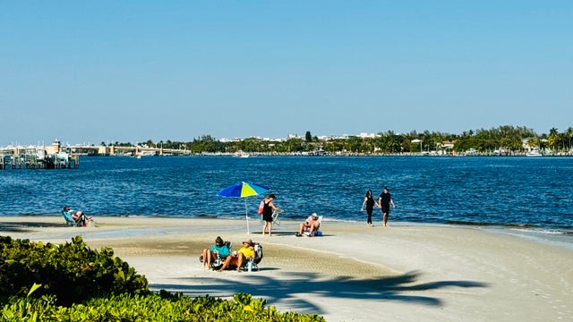 4 of 74 - 7030 Half Moon Circle #121, Hypoluxo, FL