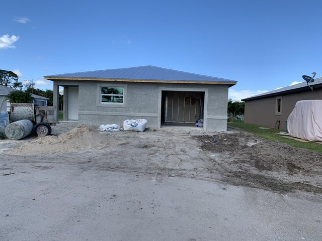 3 of 22 - 4 Rio De Palmas, Fort Pierce, FL