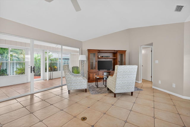 4 of 33 - 1127 E Seminole Avenue #8a, Jupiter, FL