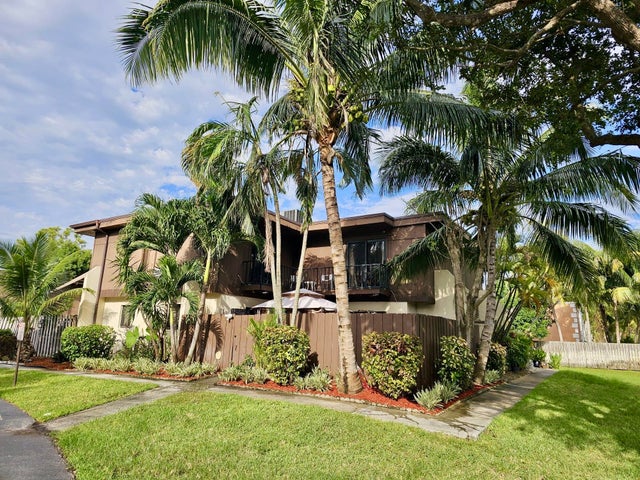 2 of 13 - 2860 Kirk Road, Lake Worth, FL