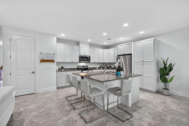 16131 Oakview Drive, Westlake