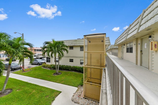 3 of 32 - 710 Saxony O, Delray Beach, FL