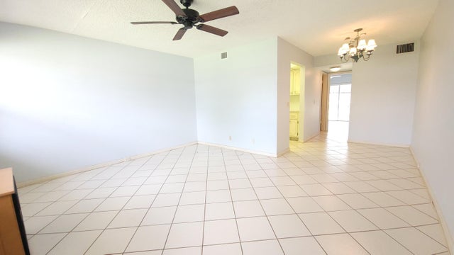 2 of 36 - 215 Canterbury J, West Palm Beach, FL
