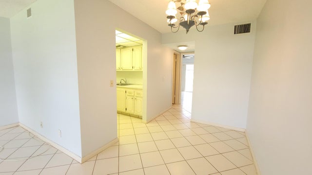 4 of 36 - 215 Canterbury J, West Palm Beach, FL