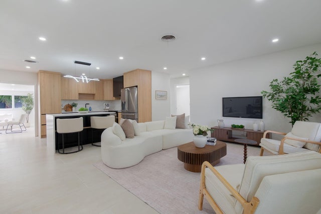 1 of 28 - 4330 Ne 13th Avenue, Oakland Park, FL