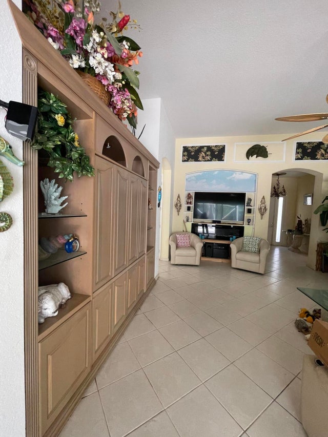 4 of 10 - 9102 Bay Harbour Circle, West Palm Beach, FL