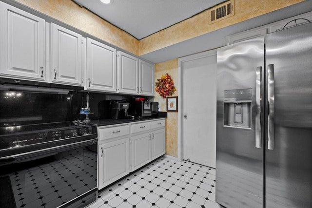 3 of 29 - 1562 Se Lynshire Court, Port Saint Lucie, FL