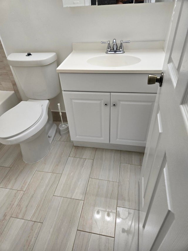 2 of 29 - 841 Summit Lake Drive, West Palm Beach, FL