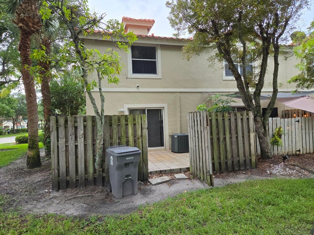 4 of 29 - 841 Summit Lake Drive, West Palm Beach, FL