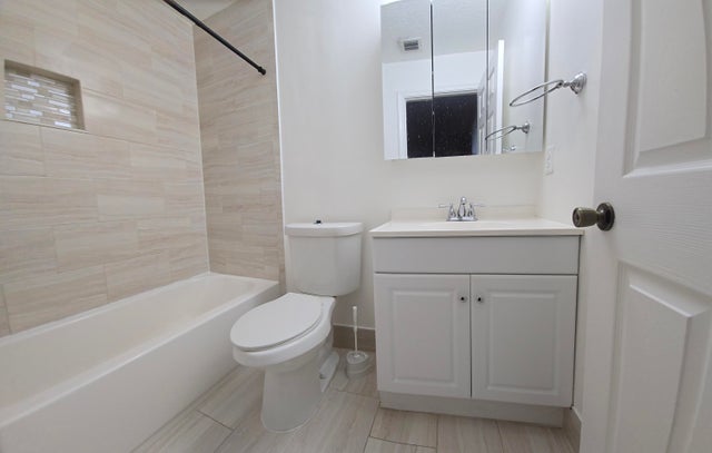 5 of 29 - 841 Summit Lake Drive, West Palm Beach, FL