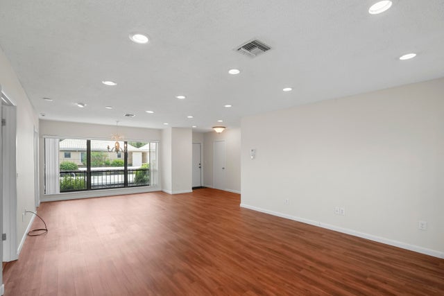 3 of 35 - 16 Se Turtle Creek Drive #e, Tequesta, FL