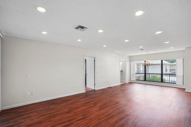 4 of 35 - 16 Se Turtle Creek Drive #e, Tequesta, FL
