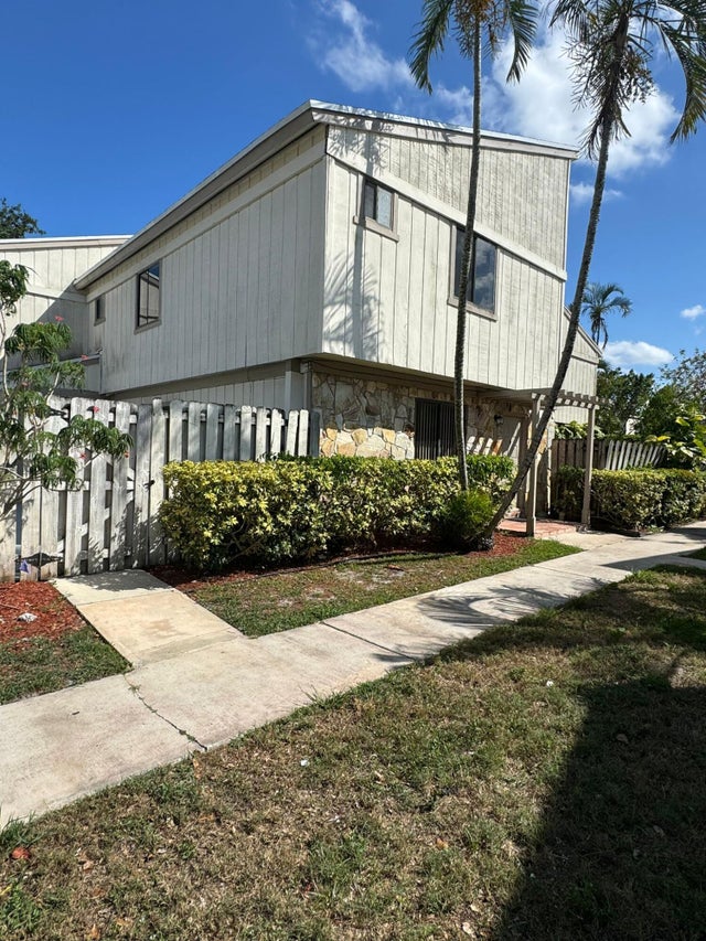 1 of 10 - 11866 Sturbridge Lane, Wellington, FL
