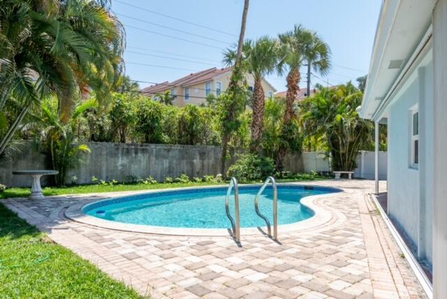 2 of 46 - 632 Las Palmas, Boynton Beach, FL