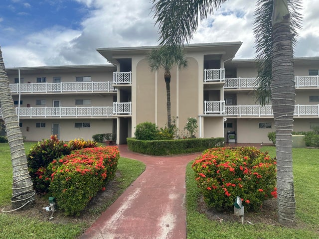 1 of 26 - 2682 S Garden Drive #107, Lake Worth, FL