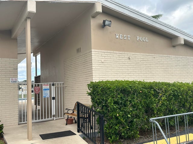 4 of 26 - 2682 S Garden Drive #107, Lake Worth, FL