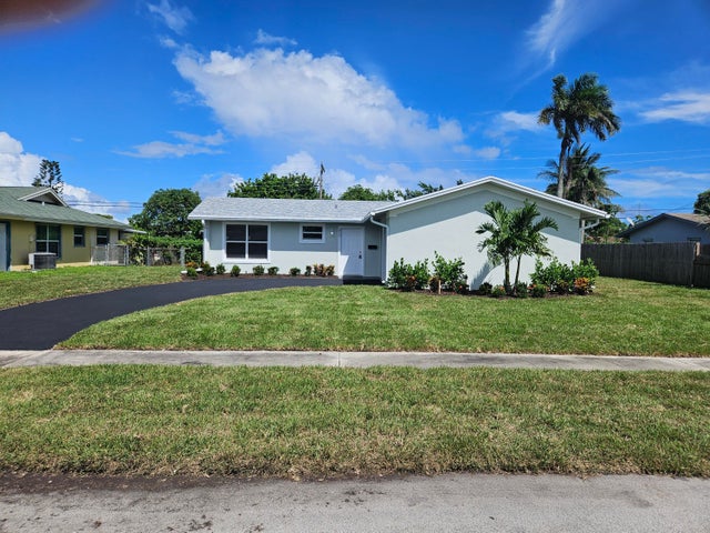 1 of 36 - 820 S Mangonia Circle, West Palm Beach, FL
