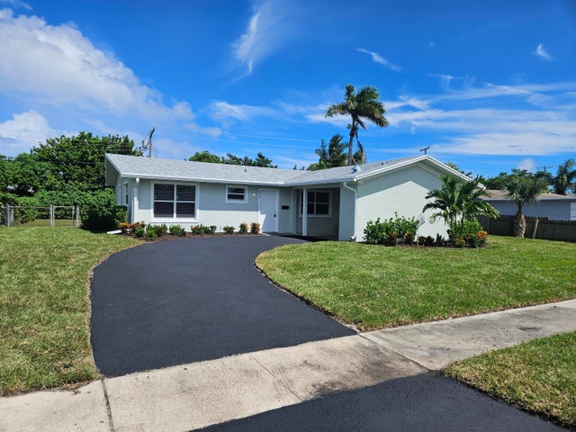 2 of 36 - 820 S Mangonia Circle, West Palm Beach, FL
