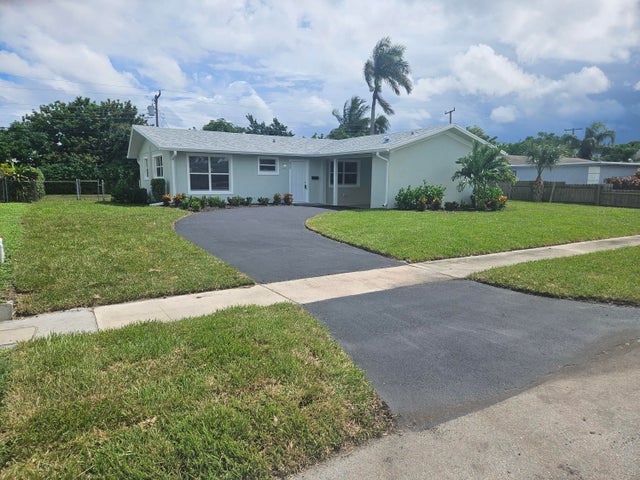 3 of 36 - 820 S Mangonia Circle, West Palm Beach, FL