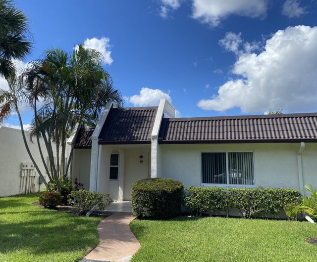 2 of 26 - 127 Lake Susan Drive, West Palm Beach, FL