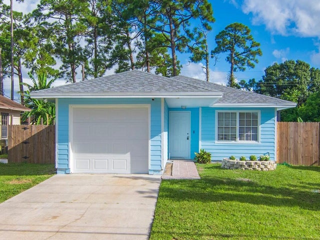 1 of 32 - 2946 1st Street Sw, Vero Beach, FL