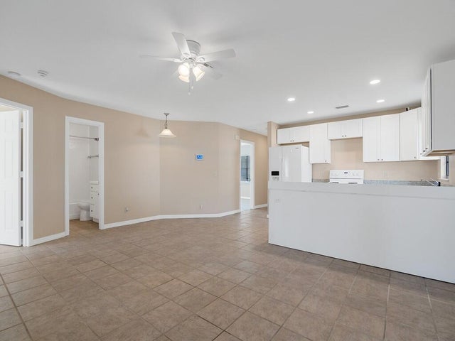 2 of 32 - 2946 1st Street Sw, Vero Beach, FL