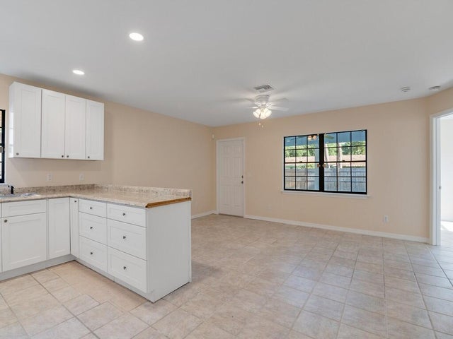 3 of 32 - 2946 1st Street Sw, Vero Beach, FL