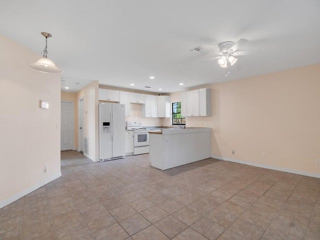 5 of 32 - 2946 1st Street Sw, Vero Beach, FL
