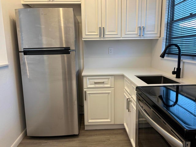 5 of 23 - 1112 Lake Terrace #207, Boynton Beach, FL