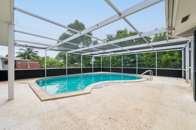 4 of 22 - 326 Sw 13th Avenue, Boynton Beach, FL