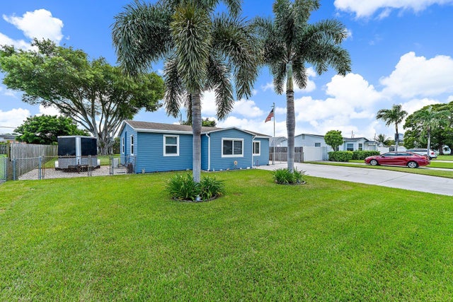 3 of 37 - 2876 Shawnee Road, West Palm Beach, FL