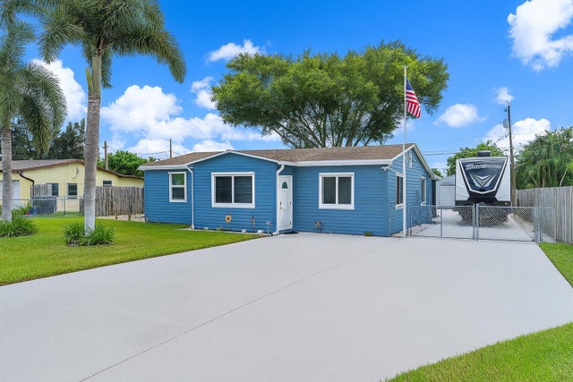 4 of 37 - 2876 Shawnee Road, West Palm Beach, FL