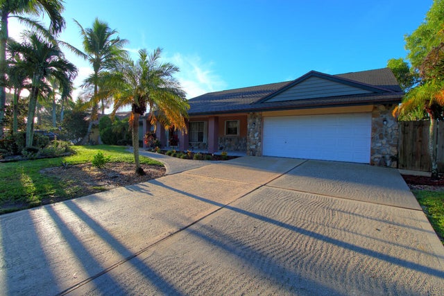 4 of 39 - 10690 Barn Road, Lake Worth, FL